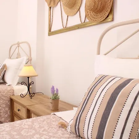 Apartment Stardust, The