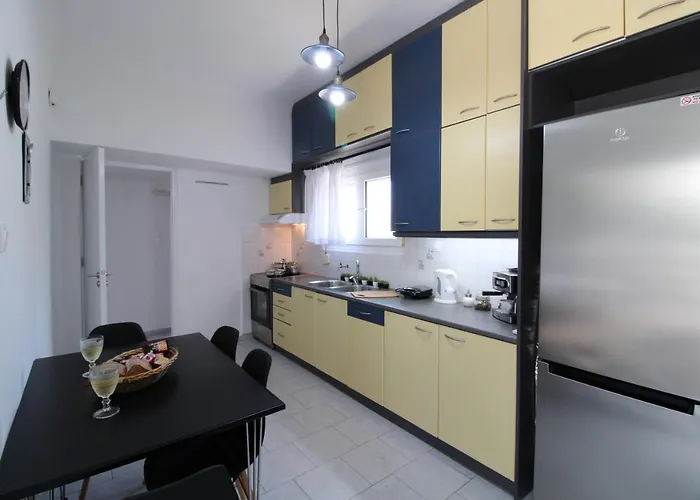 Stardust, The Adamantas